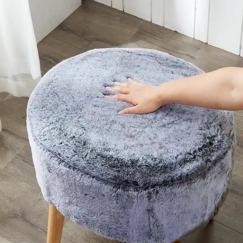 Ottoman ovale lourd en fausse fourrure avec pieds en bois